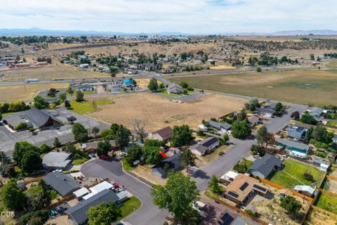 Tiny photo for 730 NE Lakeside Drive, Madras, OR 97741 (MLS # 220223461)