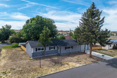 Tiny photo for 730 NE Lakeside Drive, Madras, OR 97741 (MLS # 220223461)