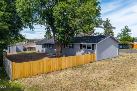 Tiny photo for 730 NE Lakeside Drive, Madras, OR 97741 (MLS # 220223461)