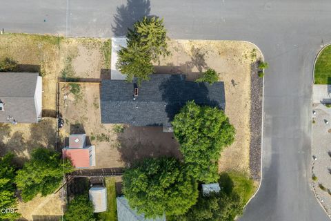Tiny photo for 730 NE Lakeside Drive, Madras, OR 97741 (MLS # 220223461)