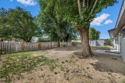 Tiny photo for 730 NE Lakeside Drive, Madras, OR 97741 (MLS # 220223461)