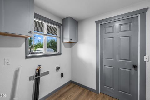Tiny photo for 730 NE Lakeside Drive, Madras, OR 97741 (MLS # 220223461)