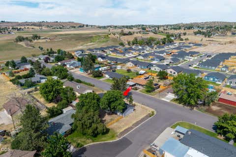 Tiny photo for 730 NE Lakeside Drive, Madras, OR 97741 (MLS # 220223461)