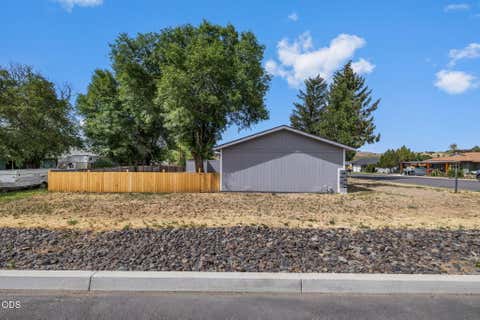 Tiny photo for 730 NE Lakeside Drive, Madras, OR 97741 (MLS # 220223461)