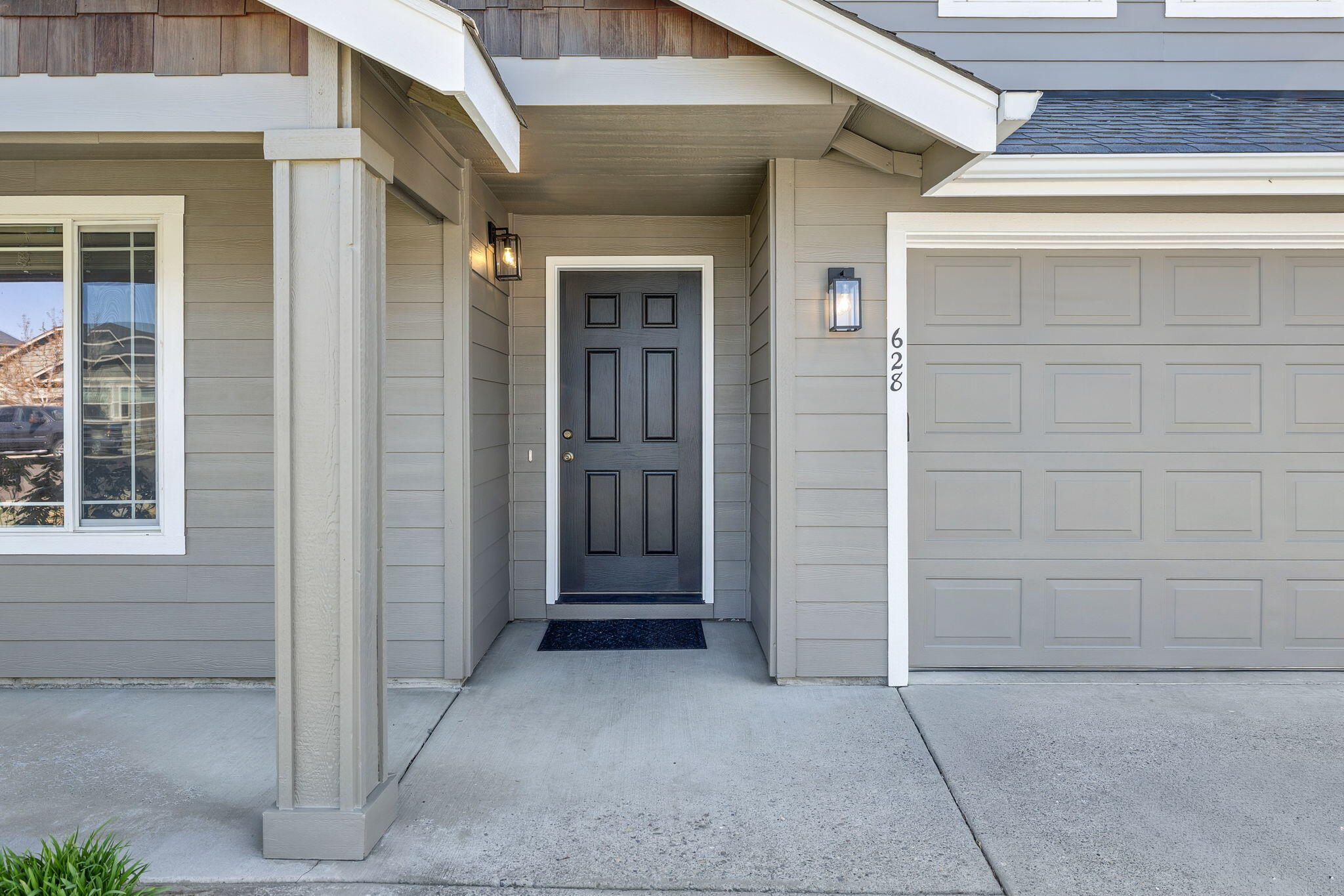 628 NW Green Forest Circle