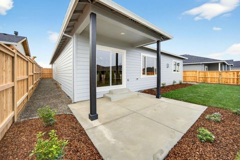 Tiny photo for 3735 Carlin Drive, Medford, OR 97504 (MLS # 220211976)