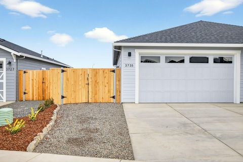 Tiny photo for 3735 Carlin Drive, Medford, OR 97504 (MLS # 220211976)