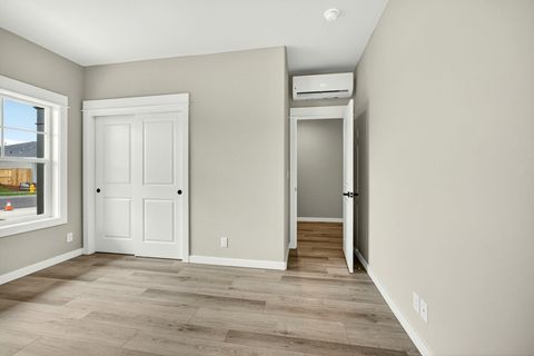 Tiny photo for 3735 Carlin Drive, Medford, OR 97504 (MLS # 220211976)