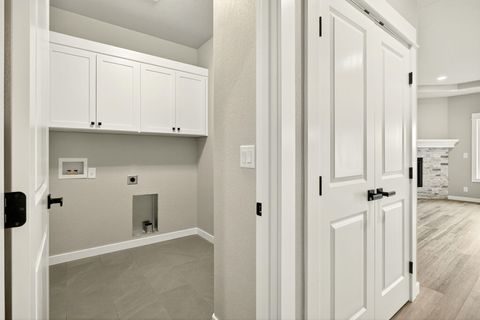 Tiny photo for 3735 Carlin Drive, Medford, OR 97504 (MLS # 220211976)