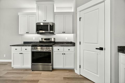 Tiny photo for 3735 Carlin Drive, Medford, OR 97504 (MLS # 220211976)