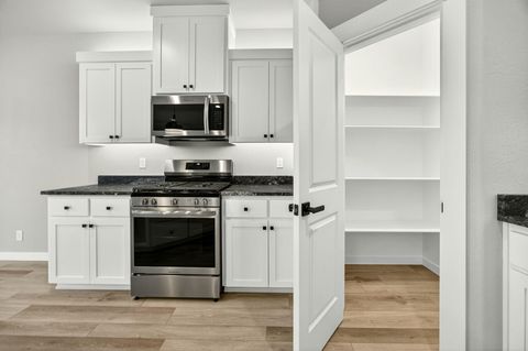 Tiny photo for 3735 Carlin Drive, Medford, OR 97504 (MLS # 220211976)