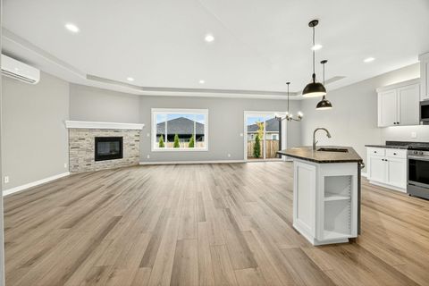 Tiny photo for 3735 Carlin Drive, Medford, OR 97504 (MLS # 220211976)