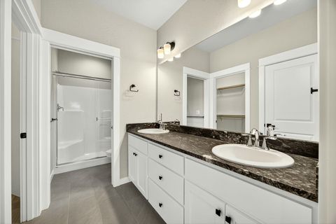 Tiny photo for 3735 Carlin Drive, Medford, OR 97504 (MLS # 220211976)