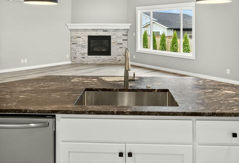 Tiny photo for 3735 Carlin Drive, Medford, OR 97504 (MLS # 220211976)