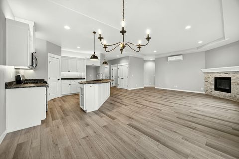 Tiny photo for 3735 Carlin Drive, Medford, OR 97504 (MLS # 220211976)