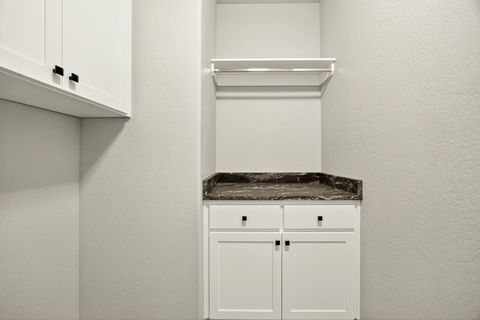 Tiny photo for 3735 Carlin Drive, Medford, OR 97504 (MLS # 220211976)