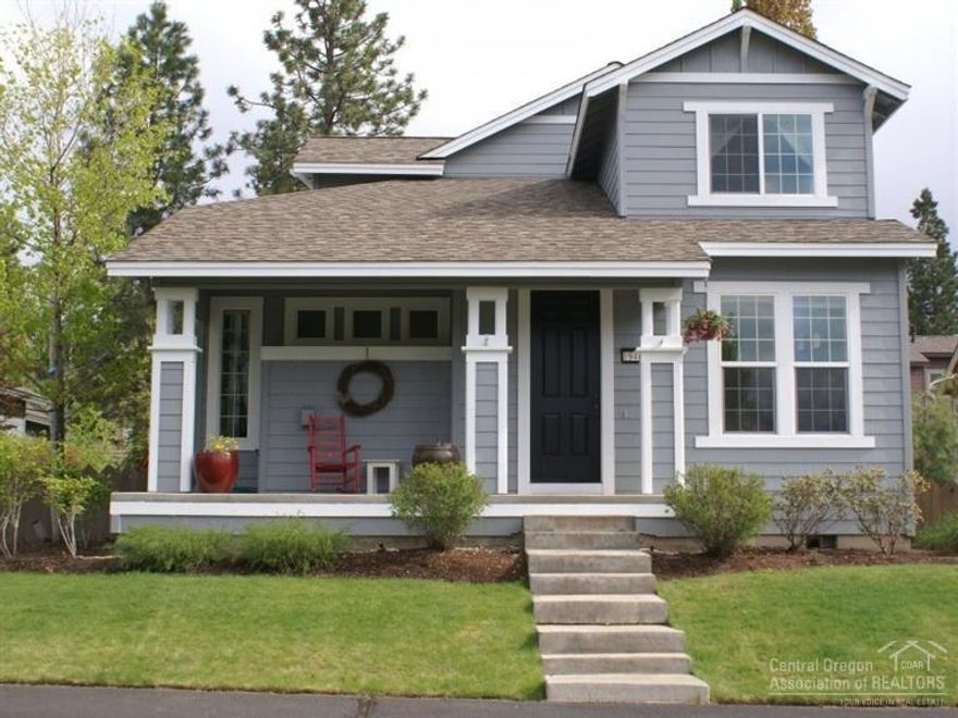 Great home in Desirable Parks neighborhood. All bedrooms up with oversized master to include a separate sitting room, large walk-in closet w/ tub & tiled double shower. Peekaboo mountain views from one upstairs bedroom & breakfast nook. Granite counter tops in kitchen. Office on main level. Fenced yard. Exterior of home painted in April. New furnace in 2014. Amazing neighborhood with 3 separate parks and a community pool. West side mountain bike trails right out your back door.