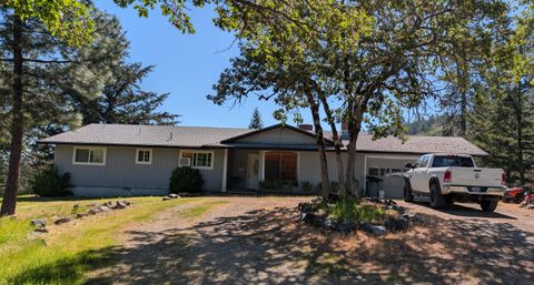 Photo of 4953 Glen Echo Way, Central Point, OR 97502 (MLS # 220220542)