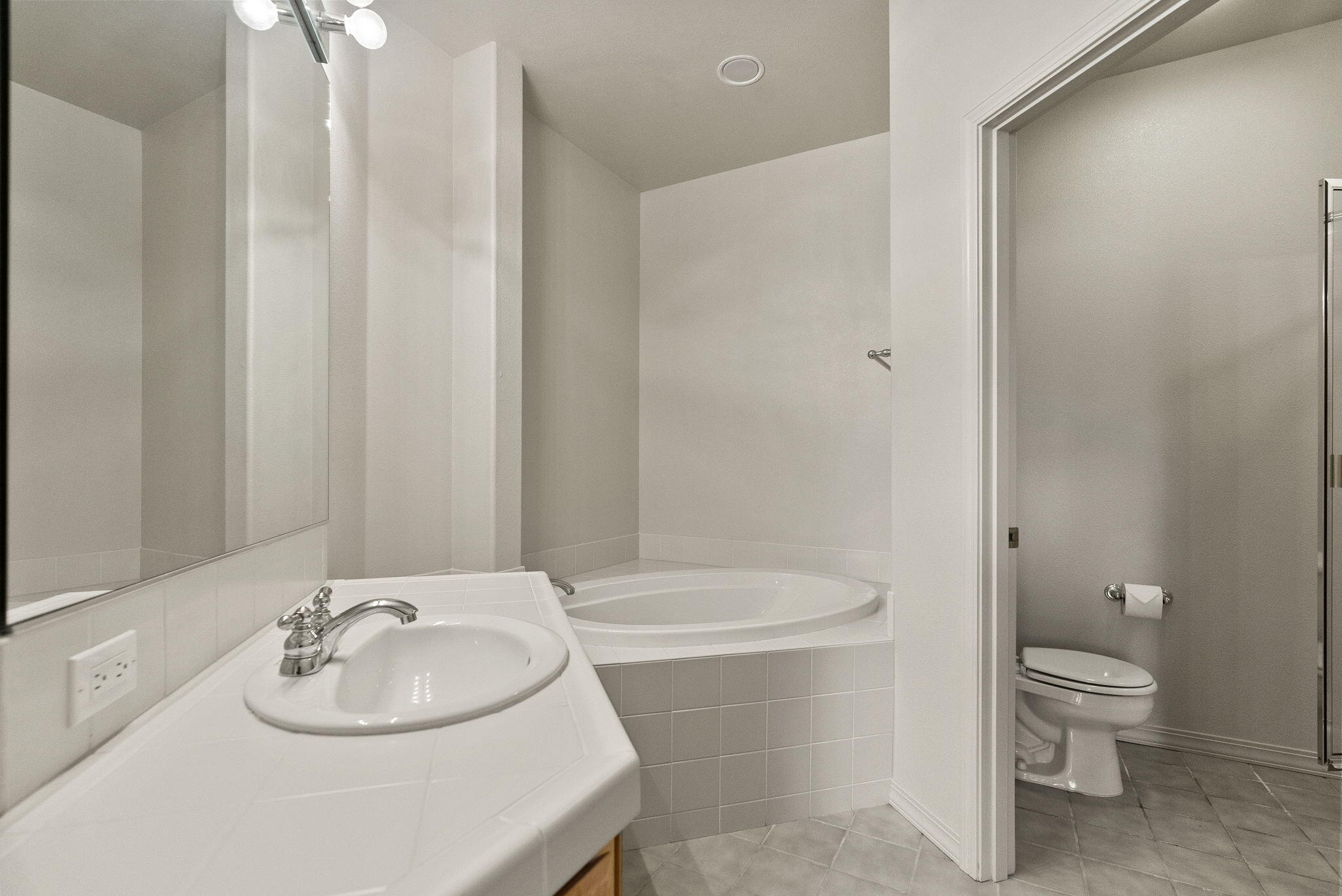 Broken Top - Residential