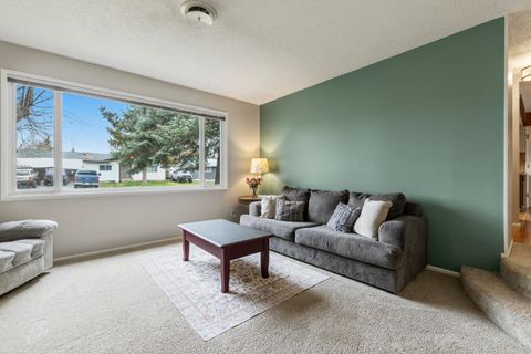 Tiny photo for 4816 Sumac Avenue, Klamath Falls, OR 97603 (MLS # 220216912)