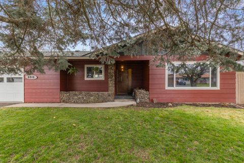 Photo of 4816 Sumac Avenue, Klamath Falls, OR 97603 (MLS # 220216912)