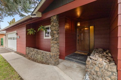 Tiny photo for 4816 Sumac Avenue, Klamath Falls, OR 97603 (MLS # 220216912)