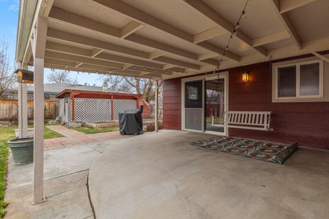 Tiny photo for 4816 Sumac Avenue, Klamath Falls, OR 97603 (MLS # 220216912)