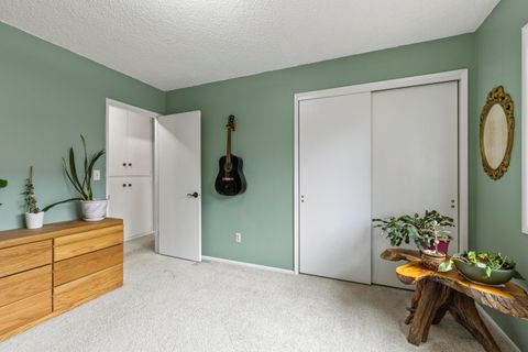 Tiny photo for 4816 Sumac Avenue, Klamath Falls, OR 97603 (MLS # 220216912)