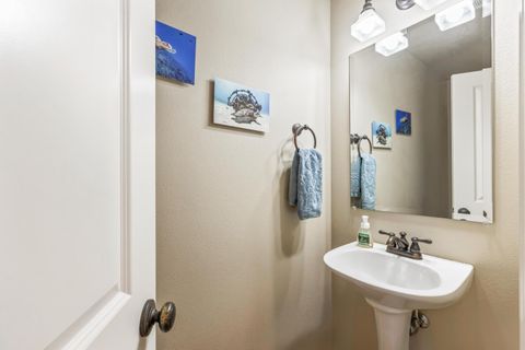 Tiny photo for 51874 Trapper George Lane, La Pine, OR 97739 (MLS # 220221872)