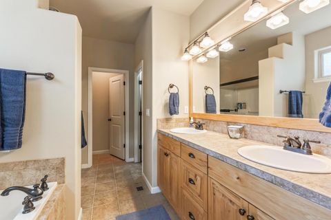 Tiny photo for 51874 Trapper George Lane, La Pine, OR 97739 (MLS # 220221872)