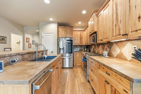 Tiny photo for 51874 Trapper George Lane, La Pine, OR 97739 (MLS # 220221872)