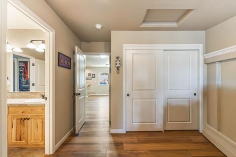 Tiny photo for 51874 Trapper George Lane, La Pine, OR 97739 (MLS # 220221872)