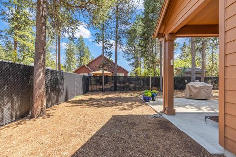 Tiny photo for 51874 Trapper George Lane, La Pine, OR 97739 (MLS # 220221872)