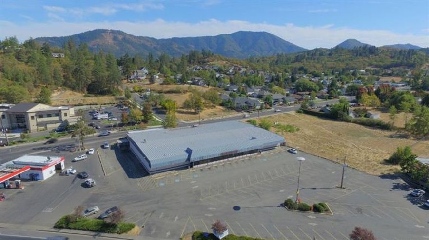 Large retail space available for Sale/lease! There are 3 points of entrance to this 1.92 acre site with a 24,900 sq ft building, plus 91 +/- parking lot spaces and loading dock. This building is surrounded with very heavy traffic, homes, apts, business's, industry, hospital, medical offices in fast growing area. Prime center around Walgreens, banks and gas stations. For Sale/Lease Now! Building could be converted to suit owner needs zoned GC make offer to lease. Buyer to do own due diligence all information deemed accurate but not guaranteed and subject to change at any time.