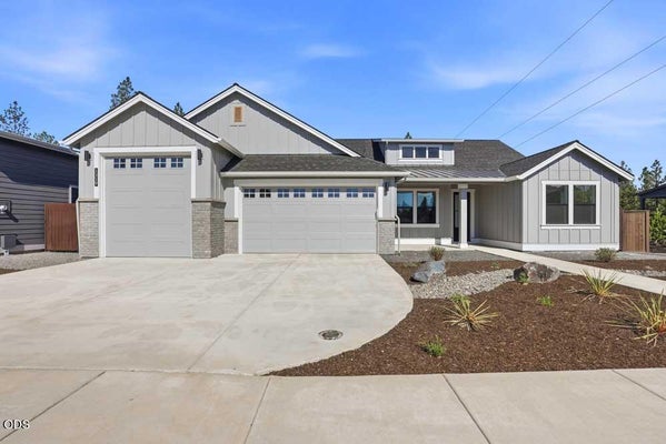 1319 NW OCHOA DR, BEND, OR 97703 - Image 081da4a0cfc6cbae90cab18a2f5ae699/5772918