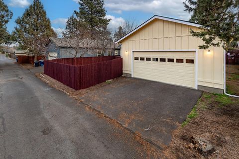 Tiny photo for 20634 Hummingbird Lane, Bend, OR 97702 (MLS # 220215221)