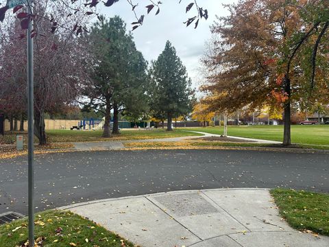 Tiny photo for 20634 Hummingbird Lane, Bend, OR 97702 (MLS # 220215221)