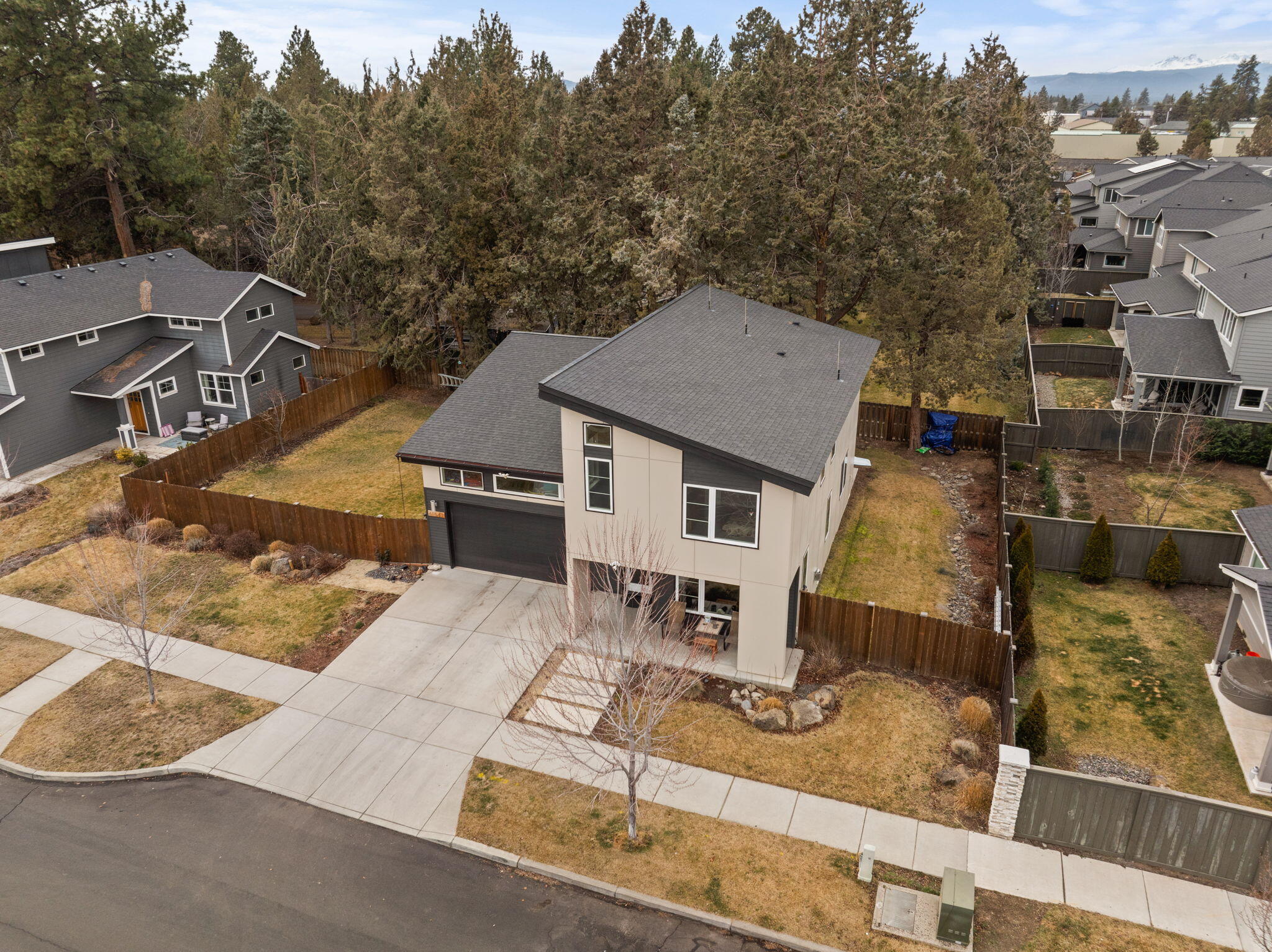 61547 SE Lincoln Lane