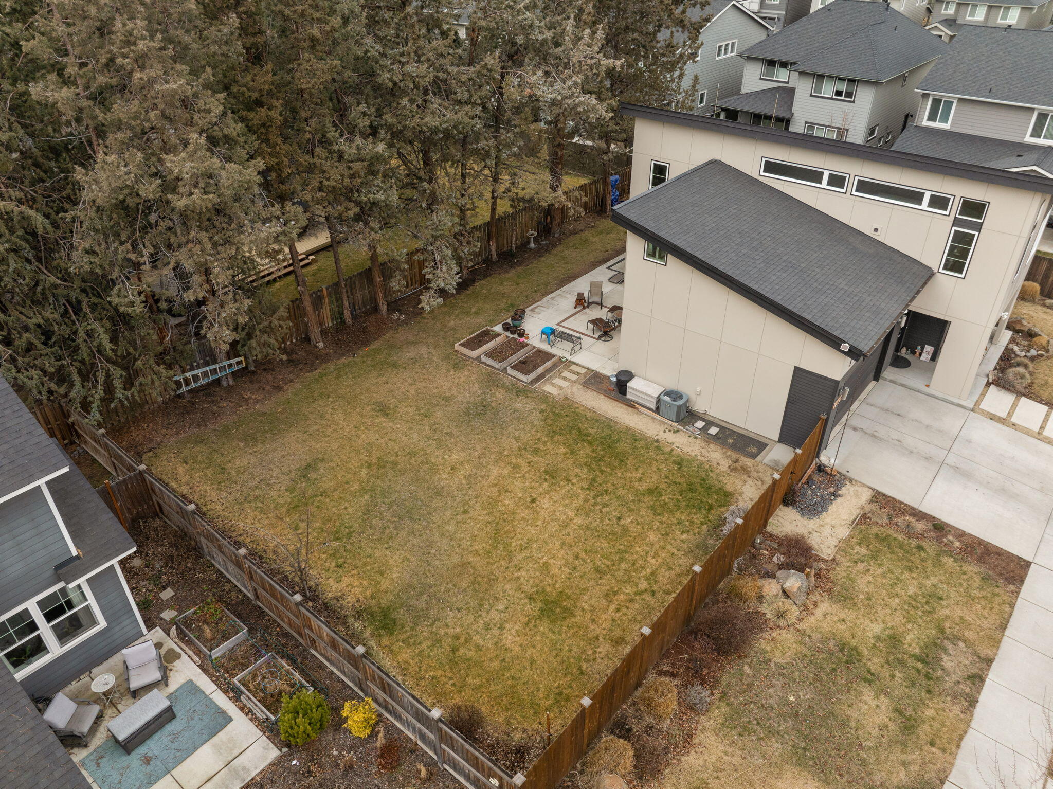 61547 SE Lincoln Lane