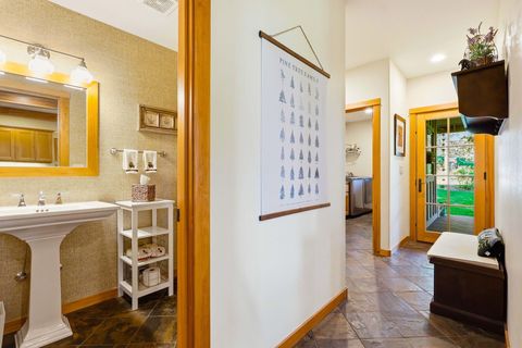 Tiny photo for 18829 Peony Place, Bend, OR 97702 (MLS # 220221330)