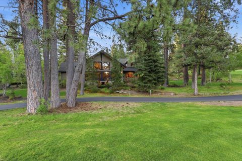 Tiny photo for 18829 Peony Place, Bend, OR 97702 (MLS # 220221330)