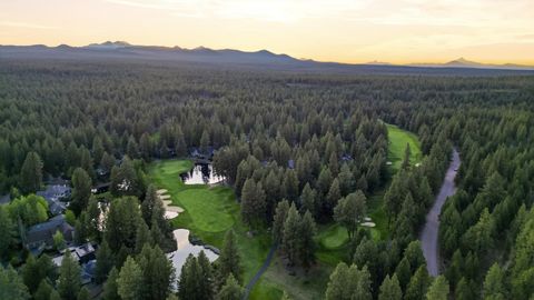 Tiny photo for 18829 Peony Place, Bend, OR 97702 (MLS # 220221330)