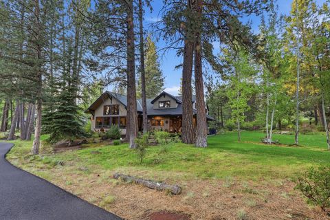 Tiny photo for 18829 Peony Place, Bend, OR 97702 (MLS # 220221330)