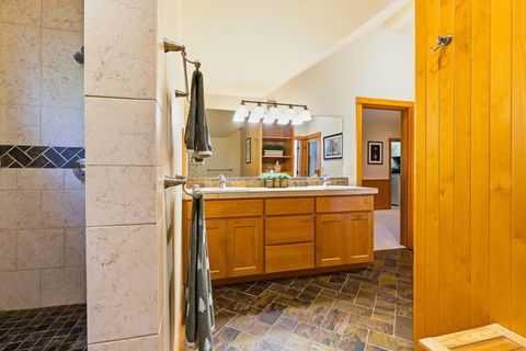 Tiny photo for 18829 Peony Place, Bend, OR 97702 (MLS # 220221330)