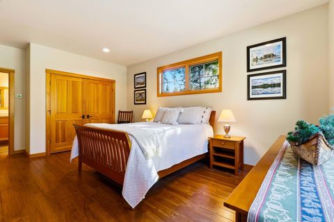 Tiny photo for 18829 Peony Place, Bend, OR 97702 (MLS # 220221330)