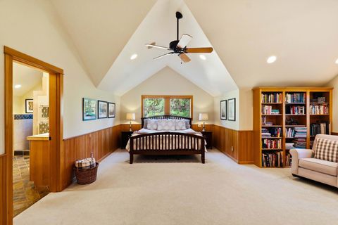 Tiny photo for 18829 Peony Place, Bend, OR 97702 (MLS # 220221330)