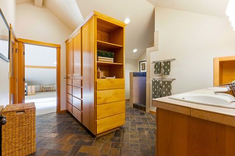 Tiny photo for 18829 Peony Place, Bend, OR 97702 (MLS # 220221330)