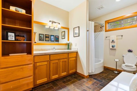 Tiny photo for 18829 Peony Place, Bend, OR 97702 (MLS # 220221330)
