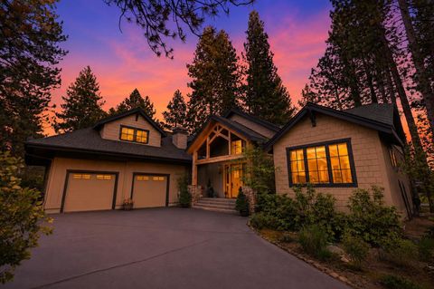Tiny photo for 18829 Peony Place, Bend, OR 97702 (MLS # 220221330)