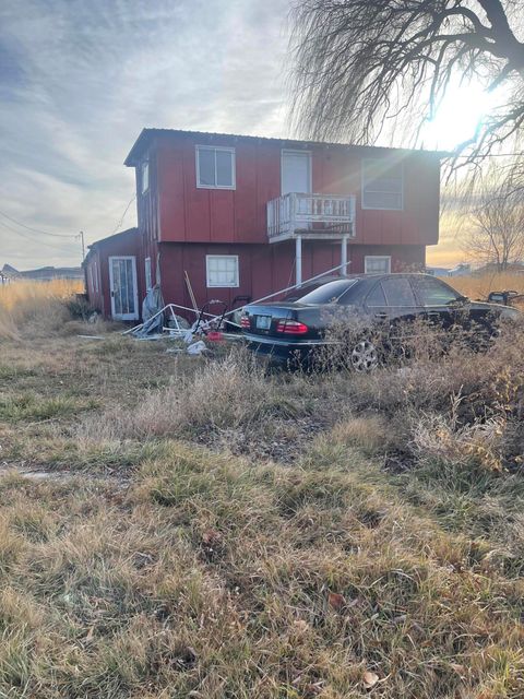 Tiny photo for 3364 Johns Avenue, Klamath Falls, OR 97603 (MLS # 220212690)